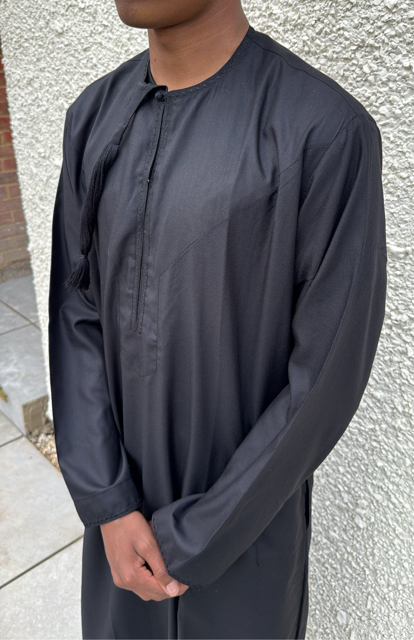 Black Omani thobe