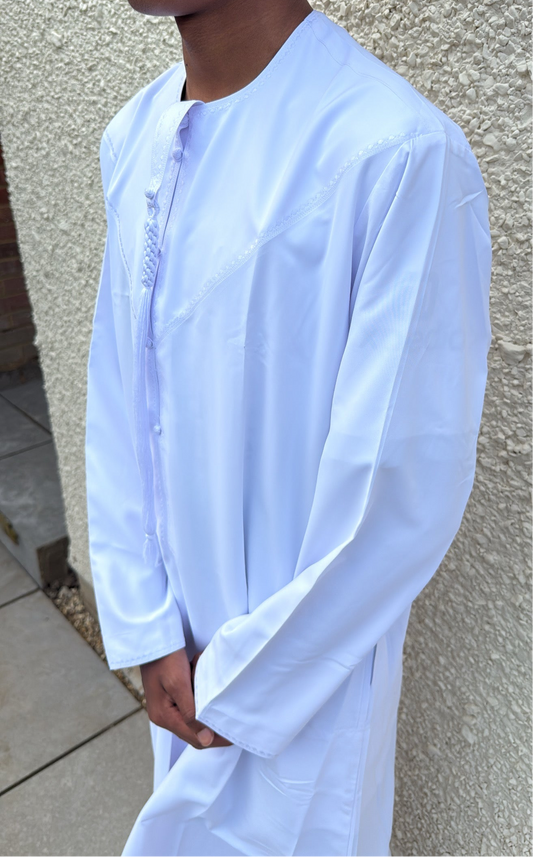 White Emirati thobe
