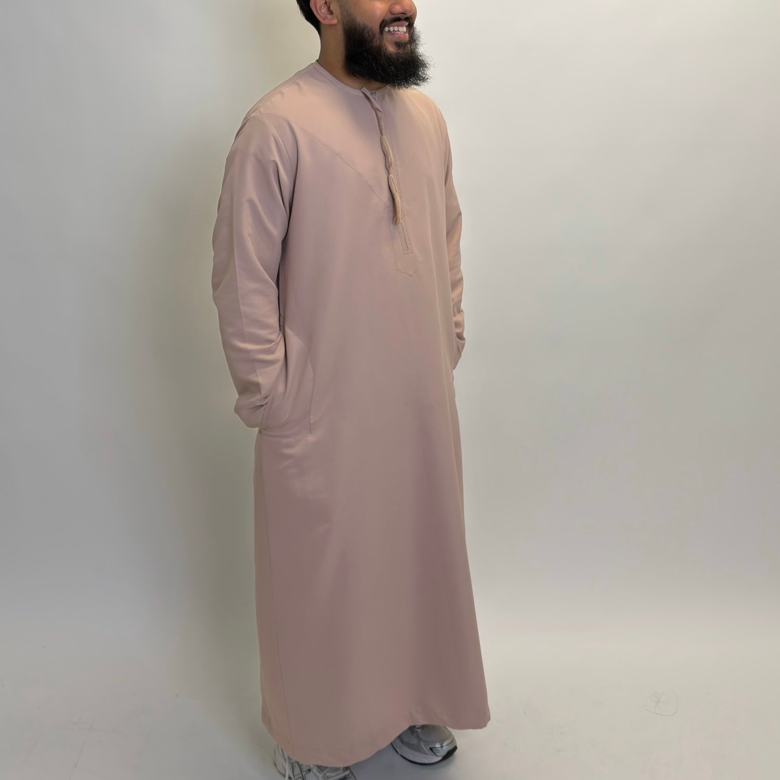 Rosewood Omani thobe