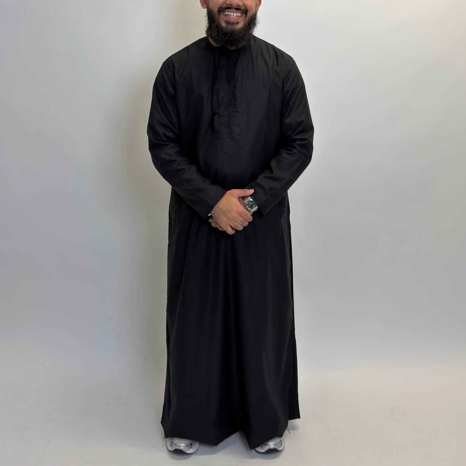 Black Omani thobe